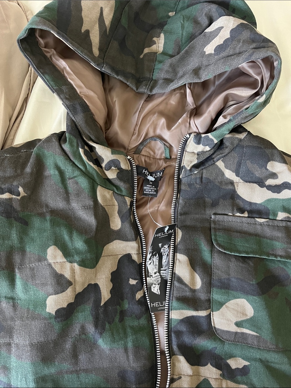 Womens Camo hooded vest Green/Black/Tan